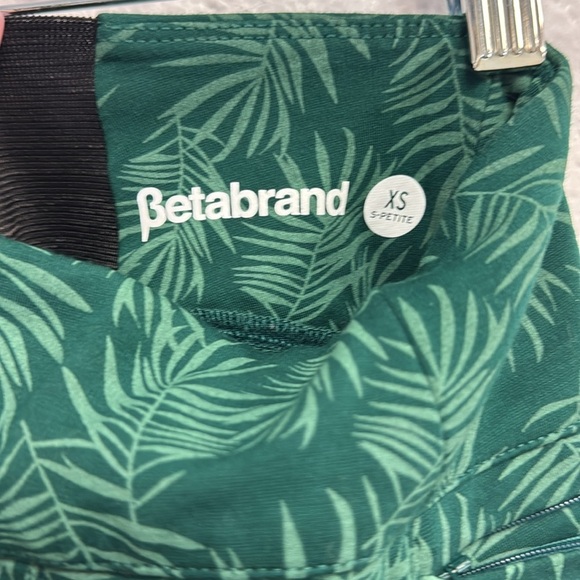 Betabrand Green Patterned Women's Pants - Picture 7 of 7